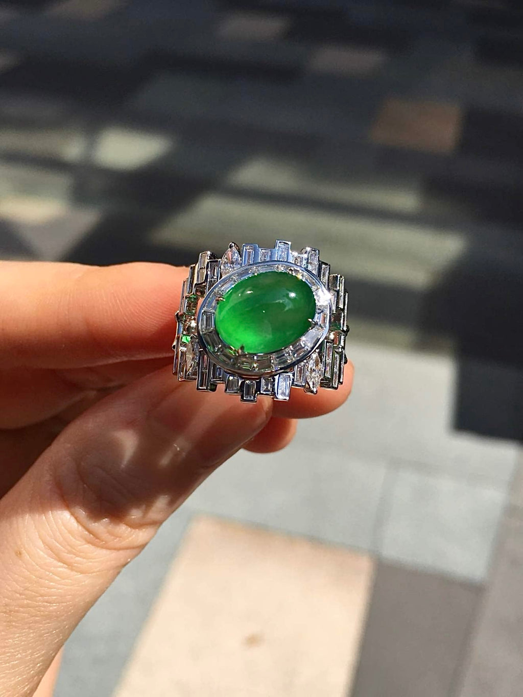 Glass-type yang green jadeite cabochon ring in 18K gold and diamonds, front view