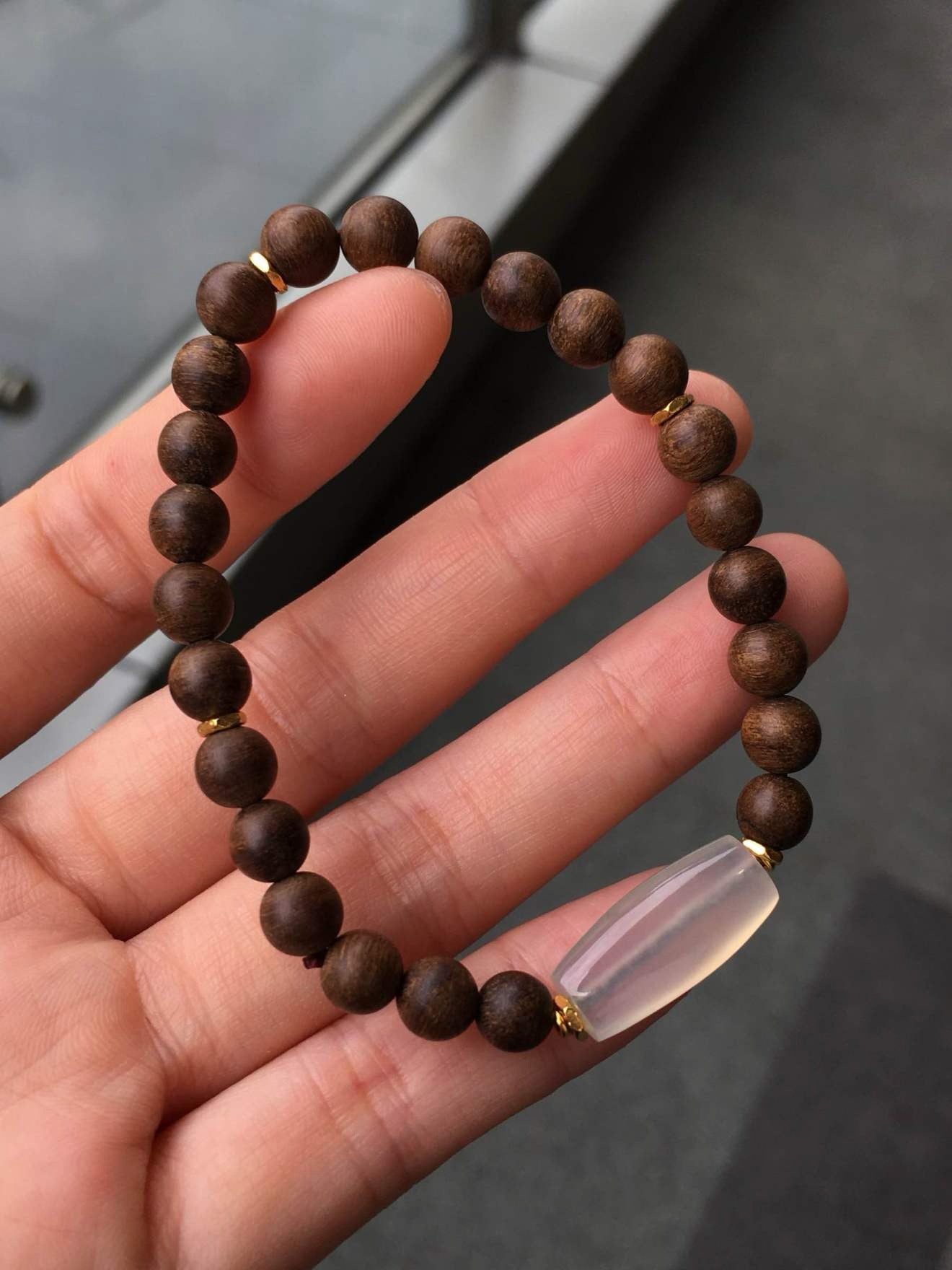Wild Tarakan (Dalagan) Agarwood Bracelet with Burmese Jadeite Lu Lu Tong & 24K Gold