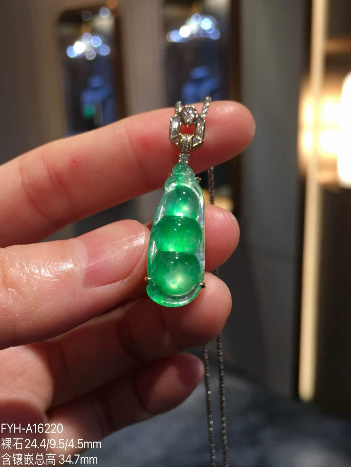 Glassy Muna Vivid Green Jadeite Fu Dou Pendant with 18K Gold and Diamonds