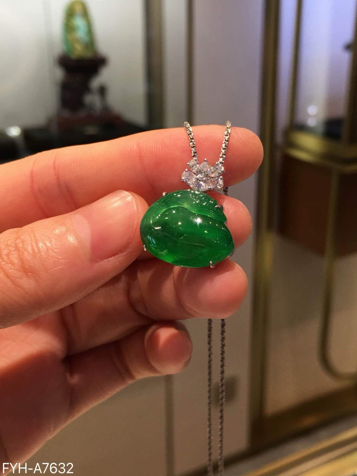 Glassy Laokeng Imperial Green Jadeite Swan Pendant with 18K Gold and Diamonds