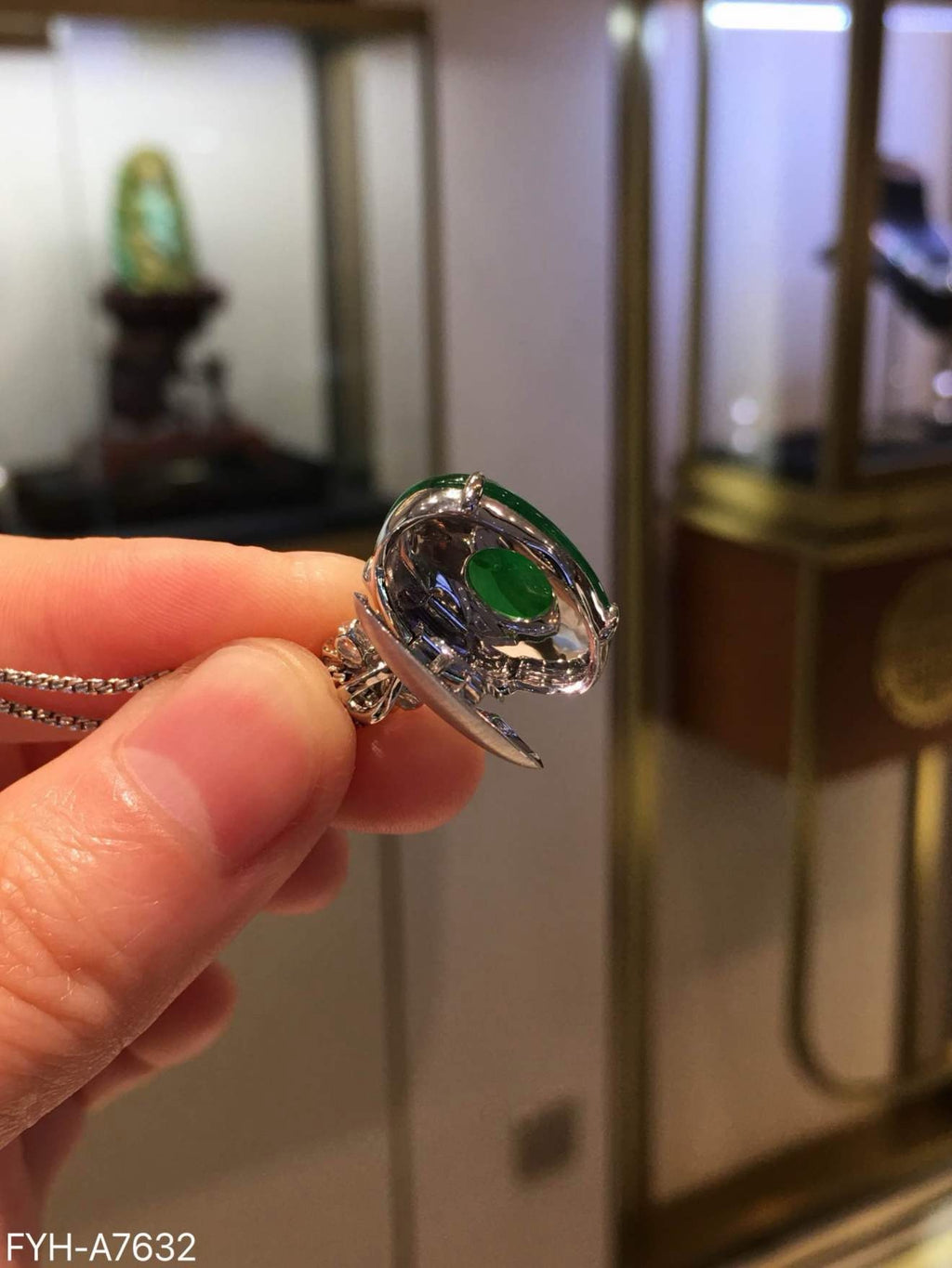 Glassy Laokeng Imperial Green Jadeite Swan Pendant with 18K Gold and Diamonds